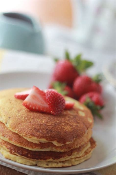 fluffy-pancakes-with-strawberry-sauce image