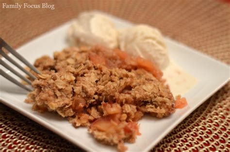 easy-and-delicious-apple-crisp-recipe-with-fresh-apples image