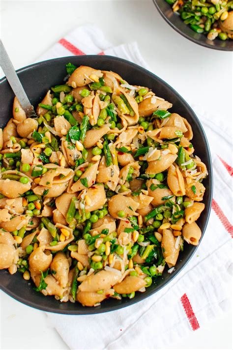 spring-pea-and-asparagus-pasta-cookie-and image