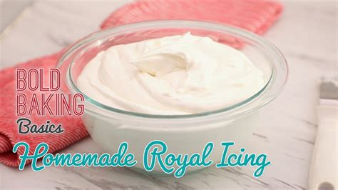 royal-icing-recipe-for-cake-decorating-bigger-bolder image