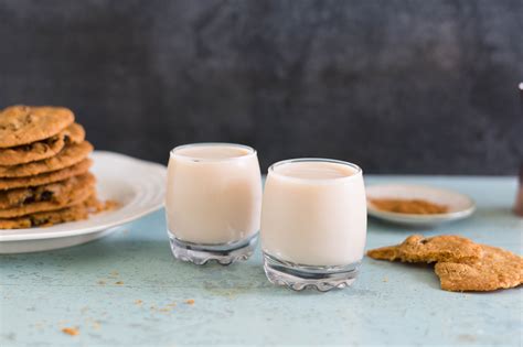 the-delicious-oatmeal-cookie-shot-recipe-the image