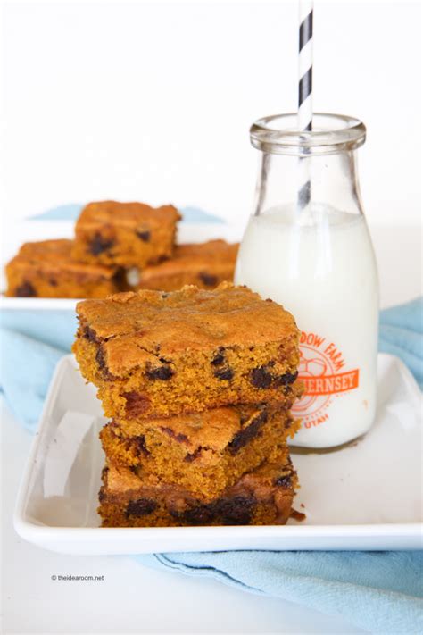 pumpkin-chocolate-chip-cookie-bars-recipe-the-idea image