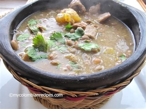 sancocho-o-sopa-de-guand-pigeon-peas-colombian image