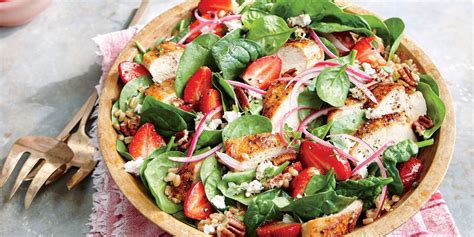 strawberry-chicken-salad-with-pecans image