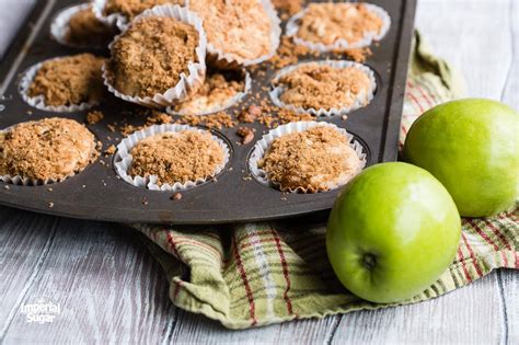 apple-pie-oat-muffins-imperial-sugar image