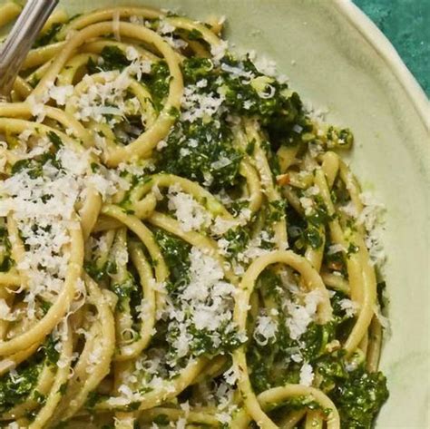 best-kale-pesto-pasta-recipe-how-to-make-kale-pesto image