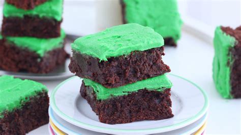 frosted-mint-chocolate-brownies-recipe-pillsburycom image
