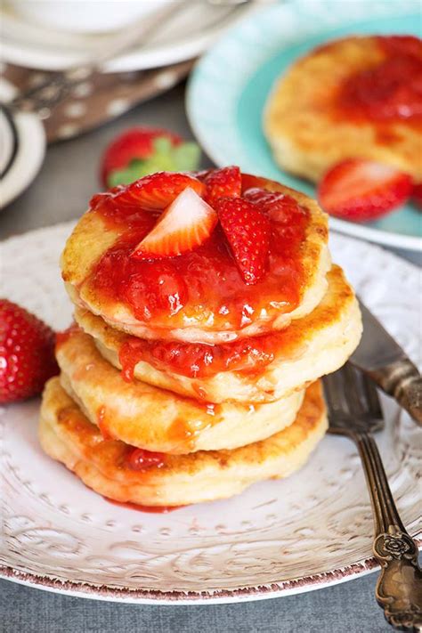 syrniki-recipe-russian-sweet-cheese-pancakes-w image