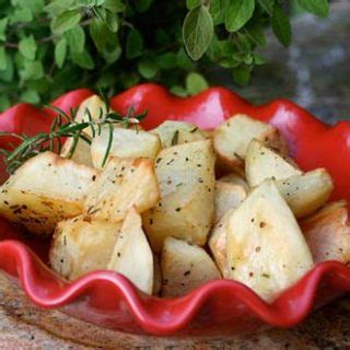 rosemary-garlic-roasted-potatoes-italian-food-forever image