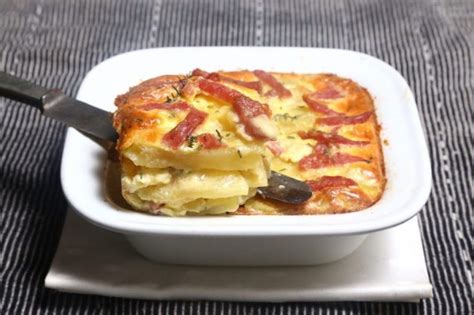 potato-and-salami-pie-the-recipe-for-a-rich-and-savory-dish image