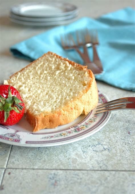sour-cream-pound-cake-low-fat-cooking-with-mamma-c image