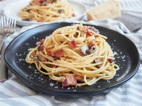 spaghetti-alla-carbonara-with-mushrooms-carolines image
