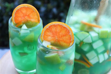 green-sangria-with-green-apples-grapes-and-oranges image