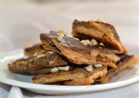 this-easy-peanut-butter-chocolate-cracker-brittle image