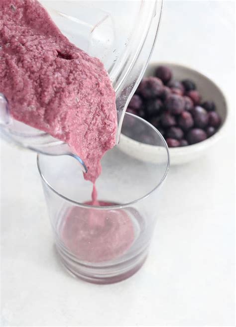 purple-smoothie-recipe-detoxinista image