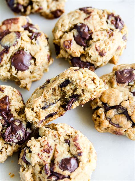 wholewheat-oat-chocolate-chip-cookies-eggless image