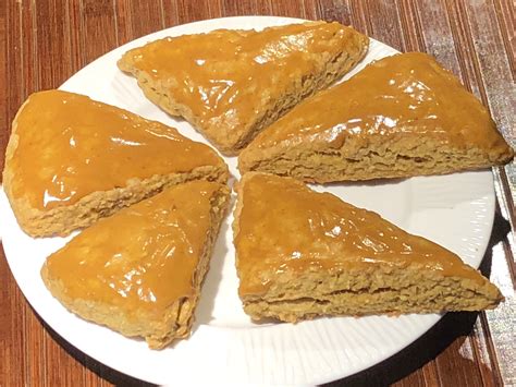 pumpkin-scones-with-a-pumpkin-spice-glaze-mamas image