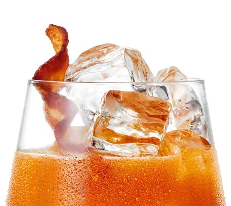 southern-comfort-maple-bacon-manhattan-drink image
