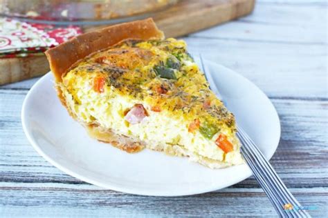 southwest-breakfast-quiche-recipe-the-rebel-chick image