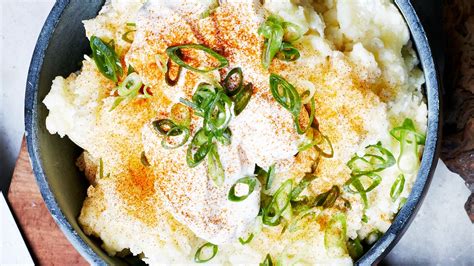 sour-cream-mashed-potatoes-with-paprika-recipe-bon image
