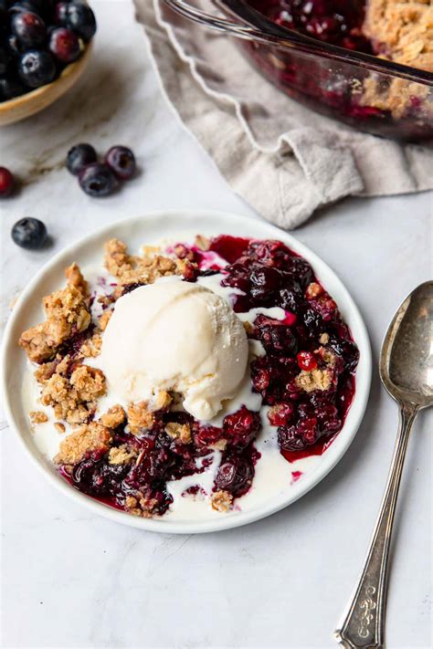 amazing-blueberry-crumble-with-pecan-oat-topping-moms-dinner image