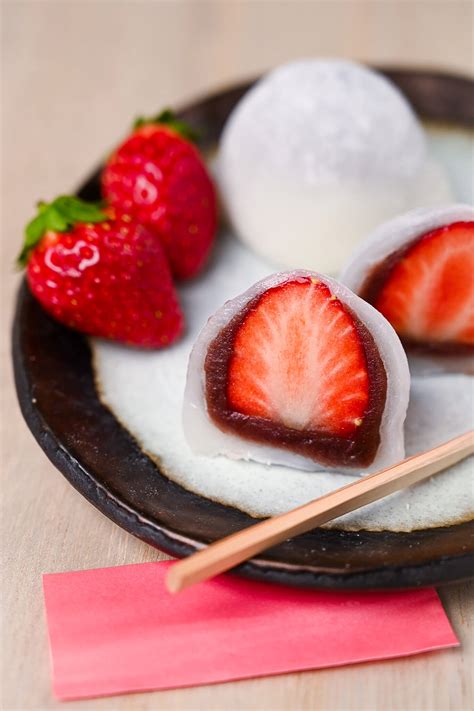 easy-strawberry-mochi-ichigo-daifuku-from-scratch-イチ image