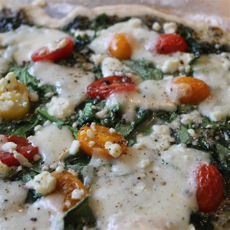 10-vegetarian-pizza-recipes-for-meatless-meals image