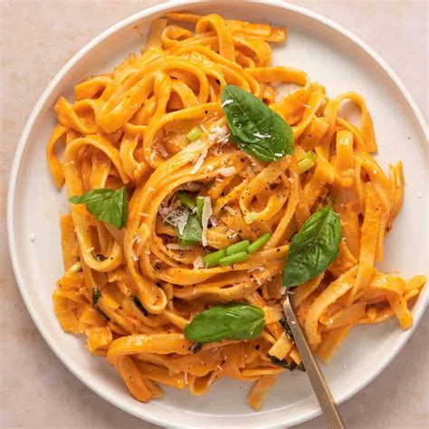 spicy-alfredo-sauce-one-pot-30-minutes-urban image