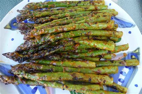 smoky-grilled-asparagus-cookin-canuck image