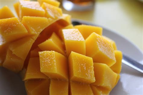 mangoes-of-the-philippines-sweet-or-sour image
