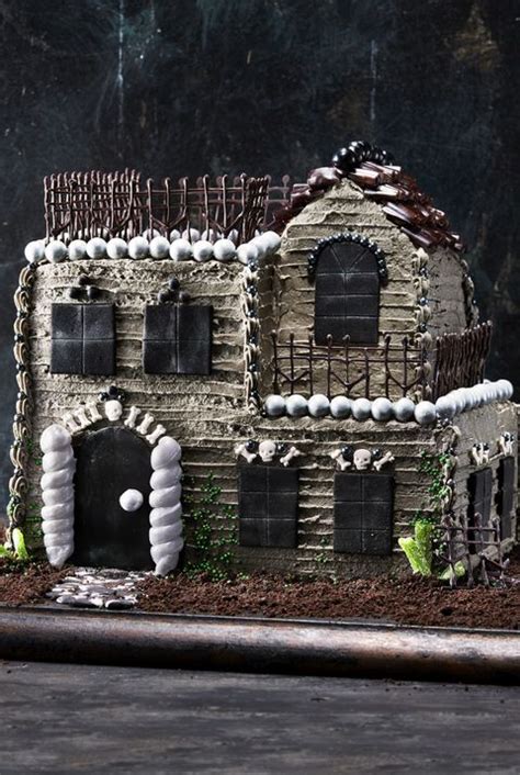 towering-haunted-house-cake-country-living image