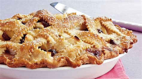 cranberry-apple-pie-recipe-pillsburycom image