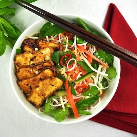 vegetarian-vietnamese-noodle-bowl-vegan image