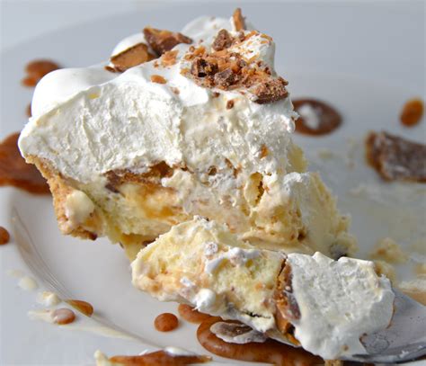 short-and-sweet-toffee-caramel-crunch-ice-cream-pie image