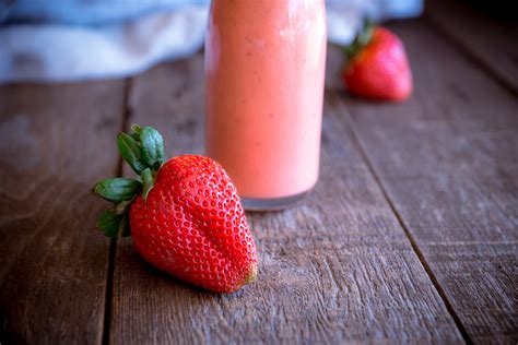 easy-low-fat-strawberry-vinaigrette-plate-full-of-grace image