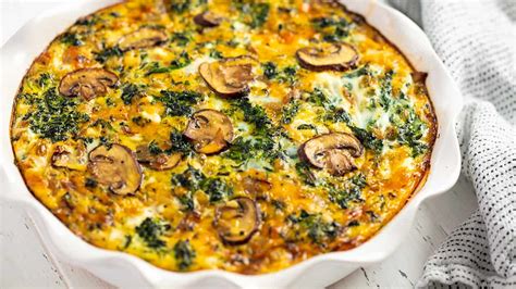 easy-crustless-spinach-quiche image