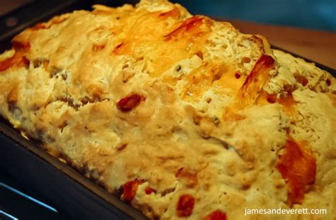 red-lobster-cheesy-biscuit-bread image