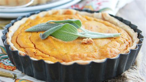 savory-pumpkin-baby-pies-recipe-pillsburycom image
