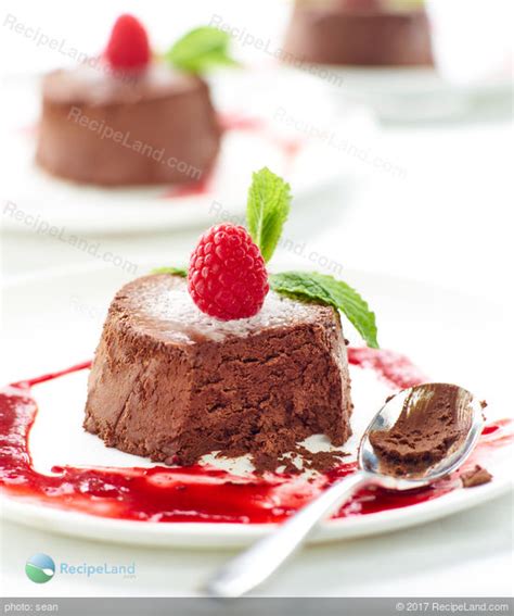 easy-chocolate-raspberry-mousse image