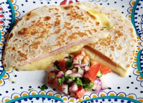 manchego-cheese-quesadillas-comidas-mexicanas image