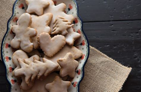 polish-gingerbread-cookies-pierniczki-staropolskie image