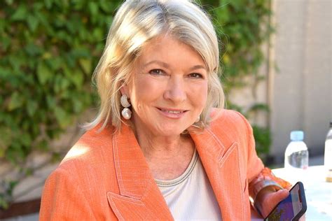 martha-stewart-makes-her-own-dog-food-at-home-dogs-adore image