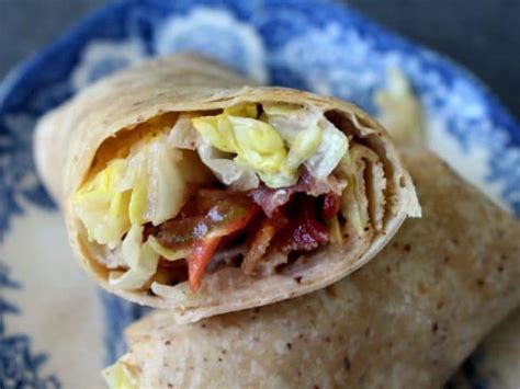 blt-wrap-with-chipotle-mayo-lowcarb-ology image