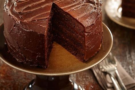 chocolate-fudge-layer-cake-canadian-goodness image