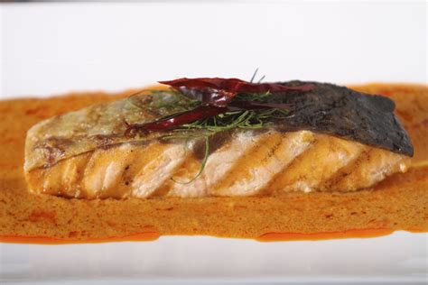 baked-salmon-in-thai-red-curry-sauce-recipe-the image