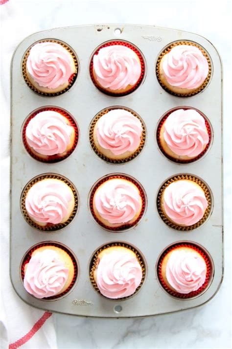 strawberry-lemon-cupcakes-the-bitter-side-of-sweet image