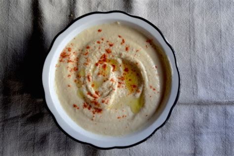 the-original-arabic-hummus-ideal-as-an-appetiser-or image