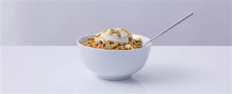 spicy-orange-date-oatmeal-bowl-recipe-quaker-oats image