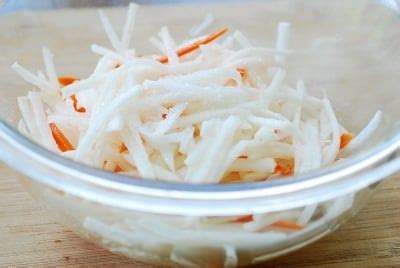 musaengchae-sweet-and-sour-radish-salad-korean image