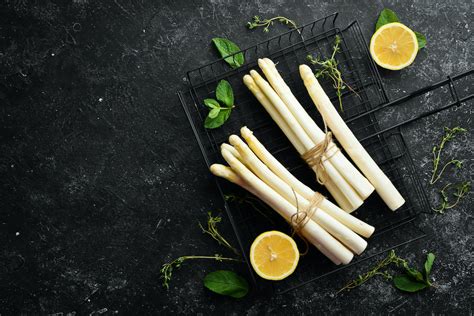 white-asparagus-7-ways-to-cook-and-serve-white image